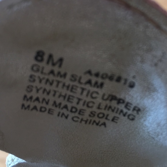 Kenneth Cole reaction size 9 flip flops - Picture 3 of 5